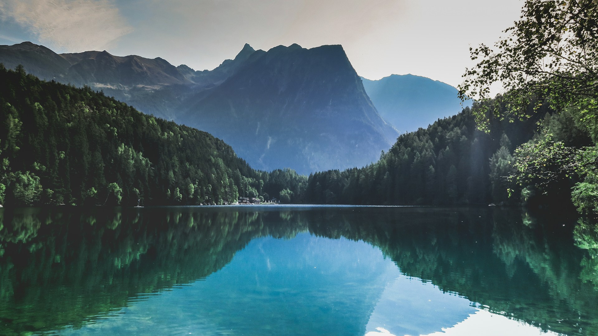 5 Best Canon RF Wide Angle Lenses for Landscape & Travel Photography (Tested & Reviewed)