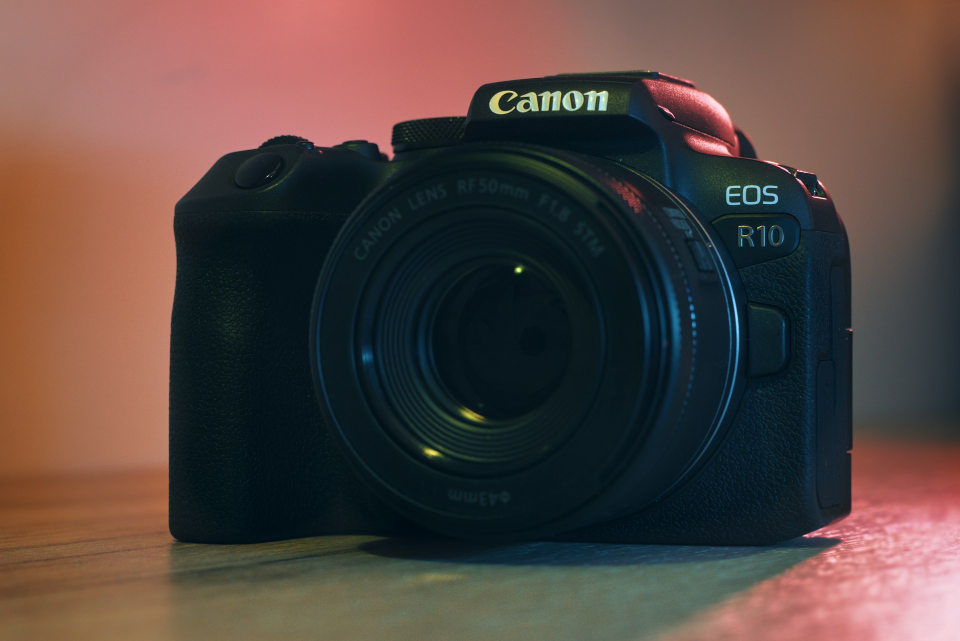 5 Best Lenses for the Canon R10 (Tested & Reviewed)